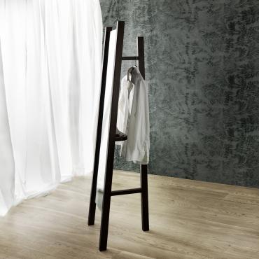 Specchio free standing in legno massello Taurus