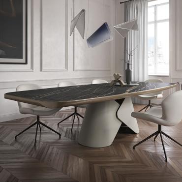 Table en céramique design avec bord peint Scott de Cattelan