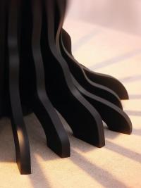 Detail du pied/base en contreplaqué de bouleau de la table Birch