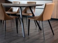 Chaise Antelos en cuir idéal per une salle à manger moderne