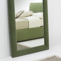 Miroir psyché vertical Sidony avec cadre en tissu vert foncé