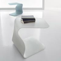 Table basse aux formes sinueuses Duffy
