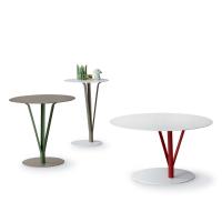Table basse de salon de design Kadou Coffee avec structure en acier verni disponible dans neuf couleurs