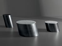 Modèles de table basse Pisa de Bonaldo en version monobloc avec plateau en métal et en pierre