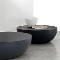 Elegante top in pietra ceramica grigio ardesia per il tavolino Planet di Bonaldo