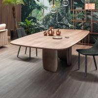 Plateau en bois proposé dans de diverses finitions pour la table Mellow de Bonaldo