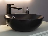 Détail du lavabo Firenze en céramique noire mate