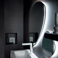 Composition de miroir de salle de bain de forme irrégulière Drip avec panneau rétro-éclairé
