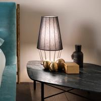Lampada moderna in tessuto Sofia di Cantori, perfetta anche sui comodini in camera da letto
