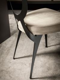 Design minimalista per la sedia Miss di Cantori