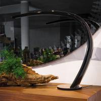Lampe de table design courbée Mamba en polyuréthane noir brillant