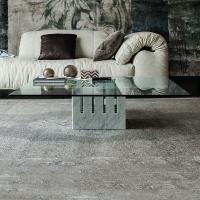 Tavolino con base in marmo bianco di Carrara Scacco di Cattelan