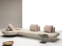 Divano moderno con schienali mobili Island disponibile in tessuto, velluto o similpelle