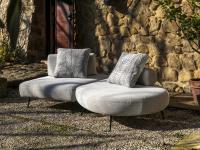 Divano moderno con schienali mobili Island ideale per ambienti dal gusto accattivante