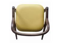 Le revêtement de l'assise de la chaise Nakama est disponible dans de nombreuses nuances