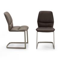 Vue latérale et frontale de chaises rembourrées avec base cantilever en métal Monica. Revêtement en cuir et base métallique peinte en titane.