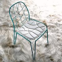 Chaise Aria en fil métallique chromé et coloré avec coussin
