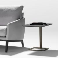Design contemporain pour la table basse Victor, idéale conjuguée aux fauteuils de la même collection.