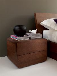 Table de nuit avec bords arrondis Icarus - Version essence de bois assorti au lit de la même collection