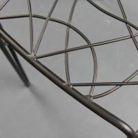 Chaise Aria en fil métallique chromé et coloré
