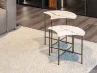 Table d'appoint de salon en grès et métal Ginco compositions des deux modèles ayant une hauteur différente