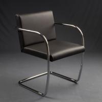 Sedia Brno Chair disegnata da Mies Van der Rohe