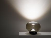 Lampe de table à globe de verre La Mariée, idéale pour un éclairage chaud et doux
