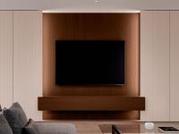 Mur TV avec colonnes de rangement Lounge - portes laquées mates Lin avec élaboration 80:40, éléments suspendus et panneaux en chêne vison