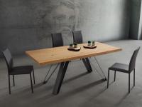Table extensible en bois et métal dans les finitions de chêne écorcé et de métal peint anthracite