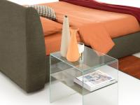 Table de nuit Multiglass adaptée aux lits placés au centre de la chambre