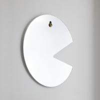 Specchio a forma di Pac-Man con borchia oro
