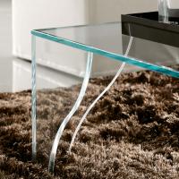 Table basse Intrigo entièrement réalisée en verre transparent extraclair - détail du pied