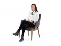 Proportions et ergonomie du fauteuil de salon en bois massif moderne Velis