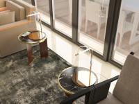 Abat-jour Sino - lampada da tavolo pregevolmente rifinita con campana paralume in vetro soffiato e struttura in metallo oro