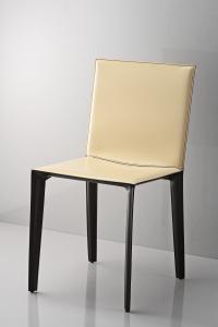 La chaise Leila bicolore en cuir