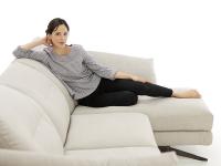 Position assise et proportions du canapé avec chaise longue