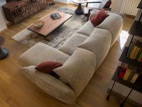 Canapé moderne Exeter en tissu dans la version avec chaise longue - Photographié chez un client