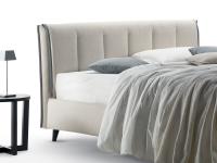 Lit double rembourré Kilian avec couvre-tête de lit avec côté interne assorti au revêtement de cadre et de tête de lit 