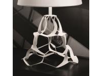 Lampe de table Pinha - détails de la structure en métal modelée
