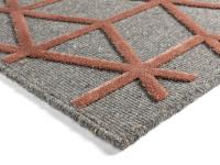 Détail du tapis Malaga dans la variante gris-rouge