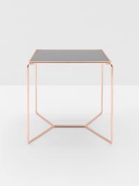 Table basse de style 70s Proust haute et carrée, avec structure en métal cuivré et plateau en verre fumé