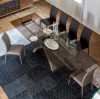 Set de chaises Charm revêtues en simili cuir avec table Tokyo