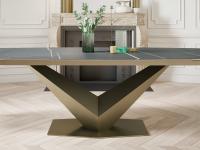 Wing - Table de salle à manger extensible avec plateau en céramique noire sahara en forme de tonneau et pied en métal bronze