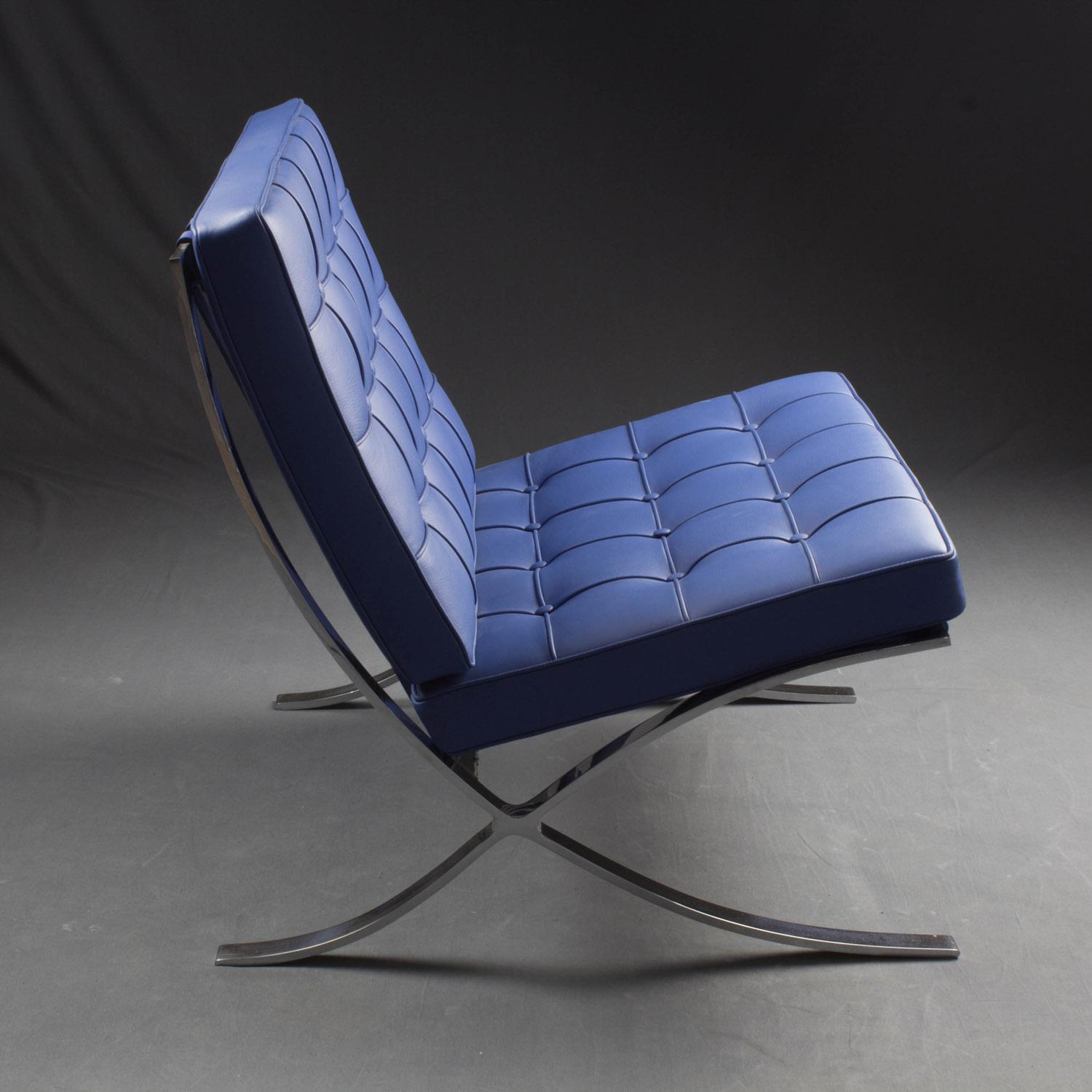 Poltrona Barcelona ideata dal designer L. M. Van der Rohe (colore rivestimento non disponibile)