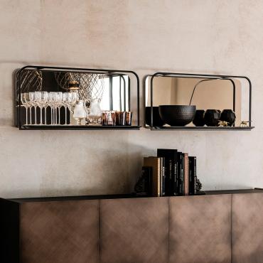 Mensola di design con schienale a specchio Tresor di Cattelan dalla particolare cornice in metallo goffrato