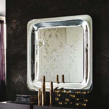 Specchio di design con cornice specchiata Glenn di Cattelan