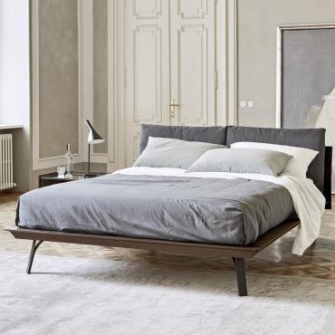 Letto in legno con cuscini testiera Florida, anche in laccato opaco