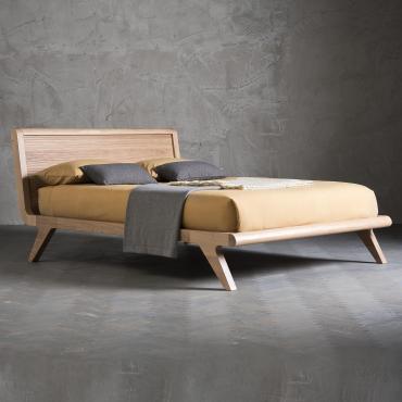 Letto in rovere massello con testiera in legno Sebastian