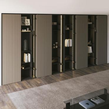 Colonna armadio per parete attrezzata Lounge con ante in laccato effetto Plissè e vetro