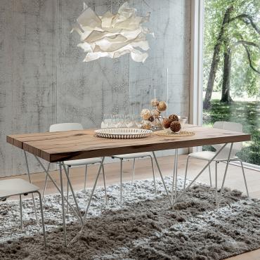 Tavolo da pranzo Alastor con gambe a cavalletto in metallo verniciato bianco e piano in legno essenza rovere antico